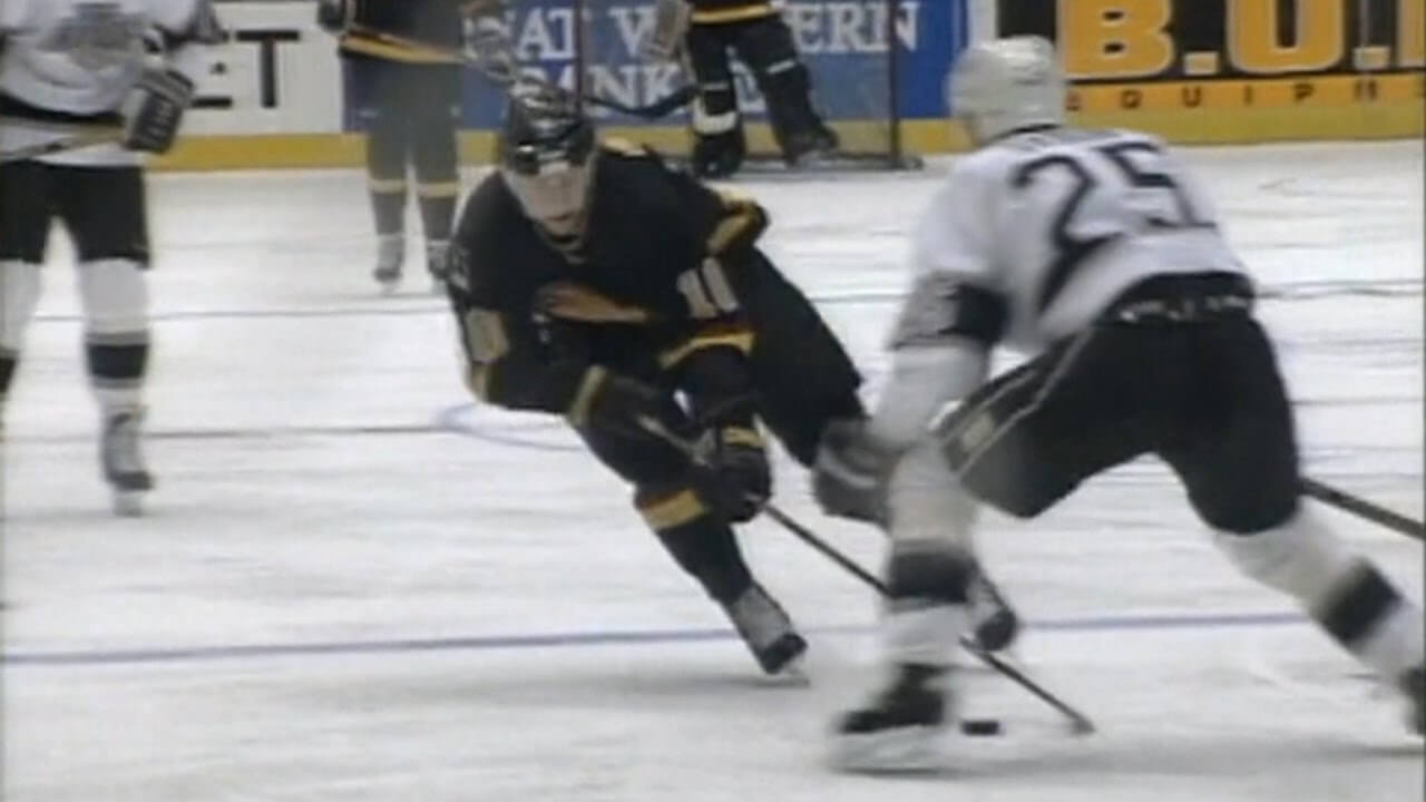 Remembering the ‘RUSSIAN ROCKET” – The Hockey Buzz